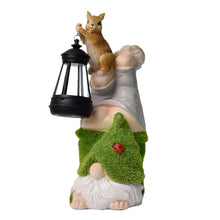 Load image into Gallery viewer, Garden Gnome Statues, Solar Garden Gnomes Squirrel Lantern Figurines, Whimsical Sculptures Funny Resin Lawn Ornaments for Backyard, Patio, Porch, Flowerbed, Pathway, Yard, Balcony