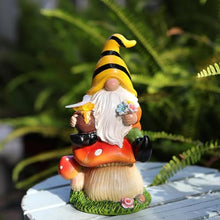 Load image into Gallery viewer, Vriusi Solar LED GNOME Statue Resin GNOME Sculpture Outdoor Garden Decor Lawn GNOME Figurine Solar Yard Decor Solar-Powered GNOME LED GNOME Yard Statue Garden GNOME Light Outdoor Tabletop GNOME