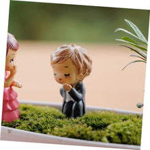 Load image into Gallery viewer, KONTONTY Couples Adornment Resin Crafts Miniature Couples for Desktop Decoration Home Office Decor Micro Landscape