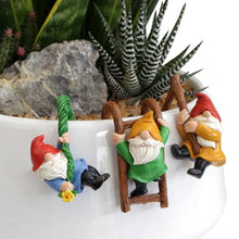 Load image into Gallery viewer, Mellshy 3Pcs Cute Climbing Gnomes Plant Pot Hanger Figurines Resin Hanging Gnomes Statue Planter Pot Decorations for Home Garden Patio Lawn Yard Ornaments