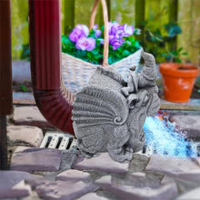 Load image into Gallery viewer, TOYANDONA Resin Garden Gnome Downspout Extender Weather Resistant Gutter Drain Spout Decoration Unique Garden Gnome Decor for Lawn and Outdoor Spaces for Waterfall Diversion