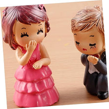 Load image into Gallery viewer, Hemobllo Resin Craft for Desktop Miniature Couples Adornment for Home and Office Decor