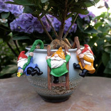 Load image into Gallery viewer, Mellshy 3Pcs Cute Climbing Gnomes Plant Pot Hanger Figurines Resin Hanging Gnomes Statue Planter Pot Decorations for Home Garden Patio Lawn Yard Ornaments