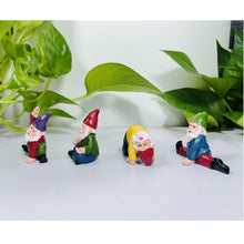 Load image into Gallery viewer, Wetufin - 4pcs Funny Yoga Gnome Garden Gnome Statues Yoga Decoration Gnome Resin Sculpture Decorations Novelty Gift for Desk Indoor Outdoor Yard Patio Lawn Figurines Landscape Decor