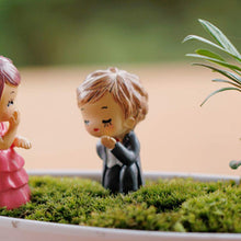 Load image into Gallery viewer, BESPORTBLE Couples Adornment Miniature Couples Resin and Plastic Crafts Desktop Decoration Micro Landscape Ornament Set