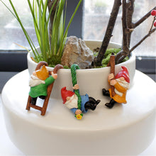 Load image into Gallery viewer, Wetufin Funny Climbing Gnome Garden Gnome Statues Creative Dwarf Decoration Gnome Resin Sculpture Decorations Novelty Gift for Desk Indoor Outdoor Yard Patio Lawn Figurines Landscape Decor