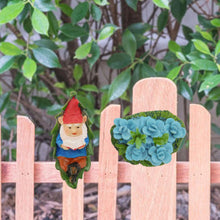 Load image into Gallery viewer, Tyenaza 2pcs Reading Book Garden Gnome, Flower Bush Statue Hand Painted Good Luck Blessings Gnome Figurines Gnomes Lawn Ornaments