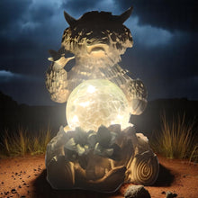 Load image into Gallery viewer, Divas World Highland Cow Solar Garden Light – LED Crackle Glass Ball Solar Ornament, 16cm Rustic Farmhouse Decor, Outdoor Country Garden Decorations, Waterproof Animal Figure for Yard, Patio, Home