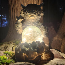 Load image into Gallery viewer, Divas World Highland Cow Solar Garden Light – LED Crackle Glass Ball Solar Ornament, 16cm Rustic Farmhouse Decor, Outdoor Country Garden Decorations, Waterproof Animal Figure for Yard, Patio, Home