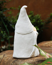 Load image into Gallery viewer, YYDGZG Middle Finger Figurine Decorations for Lawn Yard Balcony Porch Patio Home Ornaments Outdoor,Garden Statue Outdoor, Smoking Wizard Gnome, 5.9 Inch (Statue A)