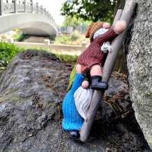 Load image into Gallery viewer, WPJFMXZ Garden Gnome Statue, Funny Climbing Ladder Gnomes Figurine Resin Sculpture Outdoor Decor for Patio Yard Lawn Porch Ornaments Gift
