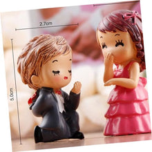 Load image into Gallery viewer, KONTONTY Couples Adornment Resin Crafts Miniature Couples for Desktop Decoration Home Office Decor Micro Landscape
