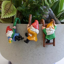 Load image into Gallery viewer, Mellshy 3Pcs Cute Climbing Gnomes Plant Pot Hanger Figurines Resin Hanging Gnomes Statue Planter Pot Decorations for Home Garden Patio Lawn Yard Ornaments
