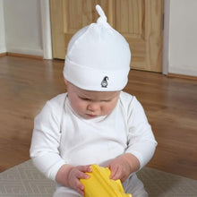 Load image into Gallery viewer, Azeeda &#39;Gonk Gnome&#39; Baby Beanie Hat (BH00031771) White
