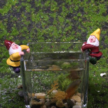 Load image into Gallery viewer, Min GNOME Pot Decorations - 2X Resin Climbing Figurines, Cute Garden GNOME Statues | Fairy Garden Accessories Pots, , Indoor Outdoor Decoration, Small
