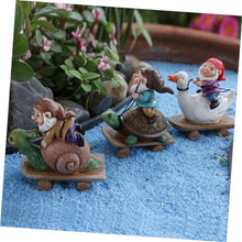 Load image into Gallery viewer, SUPVOX 3Pcs Resin Garden Gnome Statues Miniature Funny Gnomes Outdoor Decor for Patio Lawn Tiered Tray Shelves

