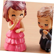 Load image into Gallery viewer, iplusmile Miniature Couples Adornment Resin Crafts for Desktop Micro Landscape Decor Couples Adornment for Home Mini Garden Ornament
