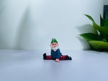 Load image into Gallery viewer, Wetufin - 4pcs Funny Yoga Gnome Garden Gnome Statues Yoga Decoration Gnome Resin Sculpture Decorations Novelty Gift for Desk Indoor Outdoor Yard Patio Lawn Figurines Landscape Decor

