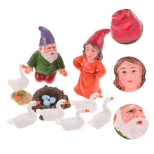 Load image into Gallery viewer, BESPORTBLE 1set Funny Resin Gnome Statues Garden Decor Featuring Gnomes Compact Outdoor Ornaments for Lawn Patio and Backyard Lightweight Figurines
