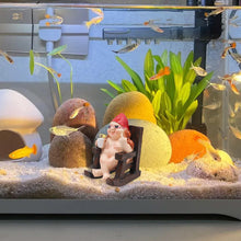 Load image into Gallery viewer, Jinkoozz Garden Gnome, Funny Resin Outdoor Naked Gnome Decor Statue, Naughty Sunbathing Naked Beach Pool Statue, Gnomes Ornament for Fish Tank Aquarium Home Garden Indoor Outdoor Lawn - 4.25 Inch
