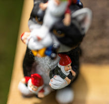 Load image into Gallery viewer, Garden Mile Resin Gnome Eating Cat Colourful Garden Ornaments Outdoor Indoor Decoration For Home Patio Decking Pondside Flowerbed Standing Novelty Weatherproof Kitten Cat Statue Garden Statues Outdoor
