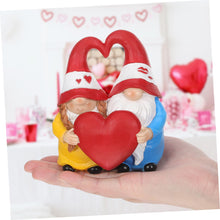 Load image into Gallery viewer, BESPORTBLE Exquisite Heart Couple Garden Gnome Figurine Ornament Charming Resin Craft Decoration for Outdoor and Indoor Spaces for Garden Patio and Lawn Decor
