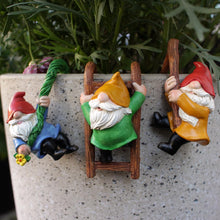 Load image into Gallery viewer, Dingzhidiy 3PCS Cute Climbing Gnome Figurines Flower Pot Hugger, Resin Garden Gnomes Statue, Plant Decorations for Pots, Outdoor Decor Fence Ornaments for Patio Lawn Garden Yard
