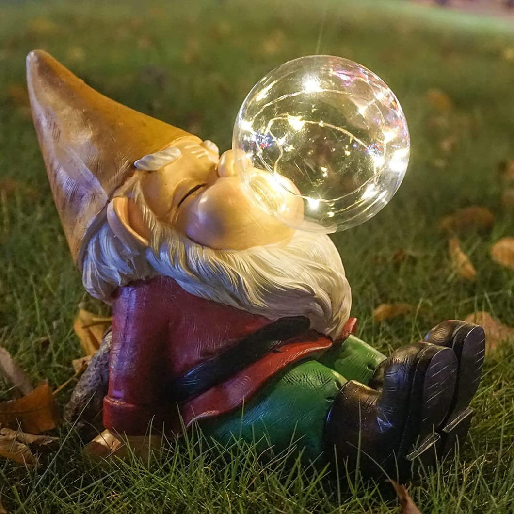 THE ENCHANTED GARDEN Garden Gnome Bubble Blowing Statue Sitting Outdoor Resin Gnome Figurine Solar Powered LED Garden Lights Resin Garden for Patio Lawn Yard Décor (RP010)