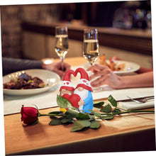 Load image into Gallery viewer, BESPORTBLE Exquisite Heart Couple Garden Gnome Figurine Ornament Charming Resin Craft Decoration for Outdoor and Indoor Spaces for Garden Patio and Lawn Decor
