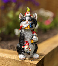 Load image into Gallery viewer, Garden Mile Resin Gnome Eating Cat Colourful Garden Ornaments Outdoor Indoor Decoration For Home Patio Decking Pondside Flowerbed Standing Novelty Weatherproof Kitten Cat Statue Garden Statues Outdoor
